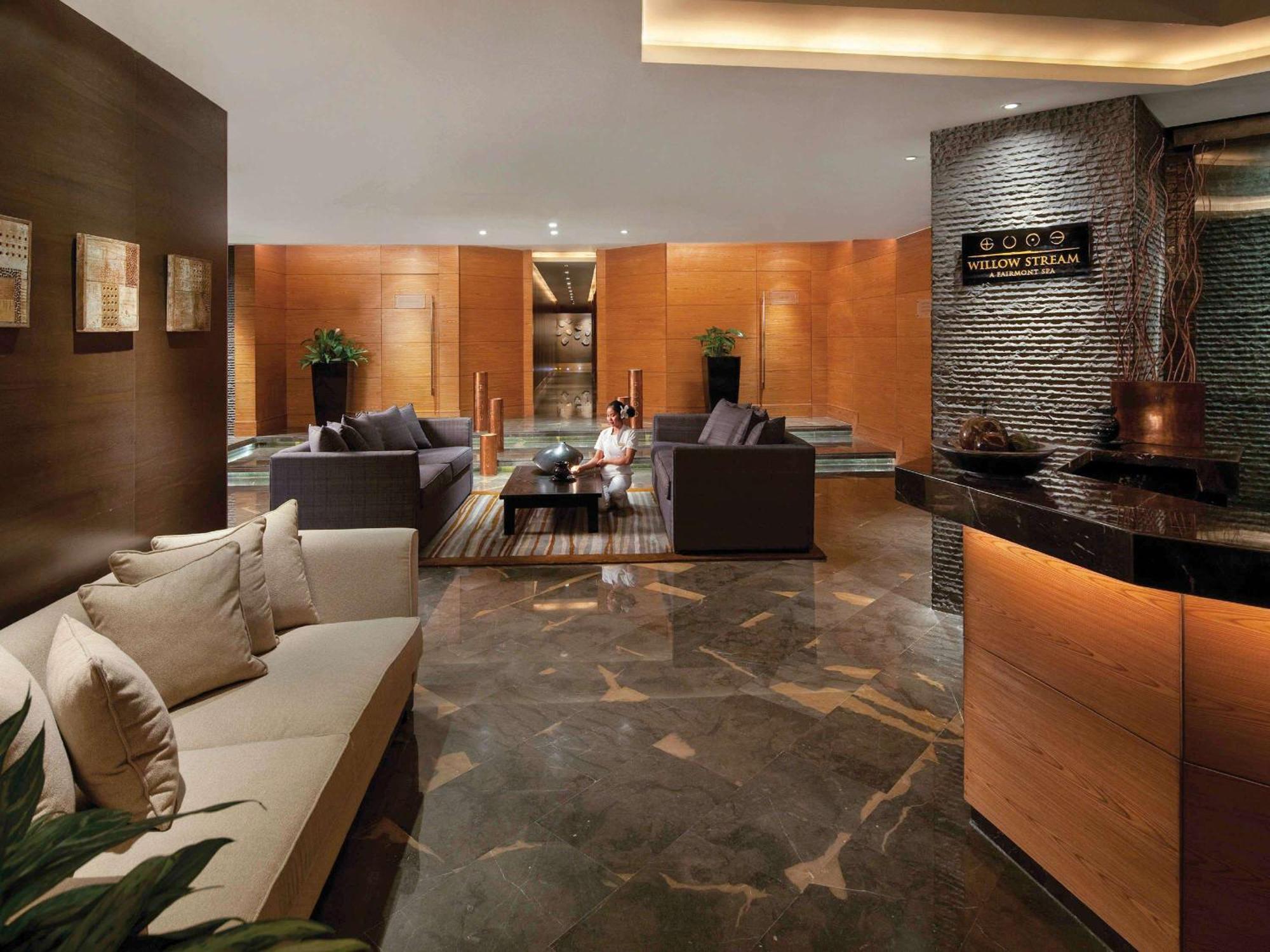 Fairmont Nile City Cairo Exterior photo The lobby of the hotel